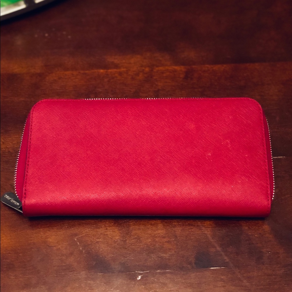 Michael Kors Red Jet Set Wallet - Picture 4 of 4